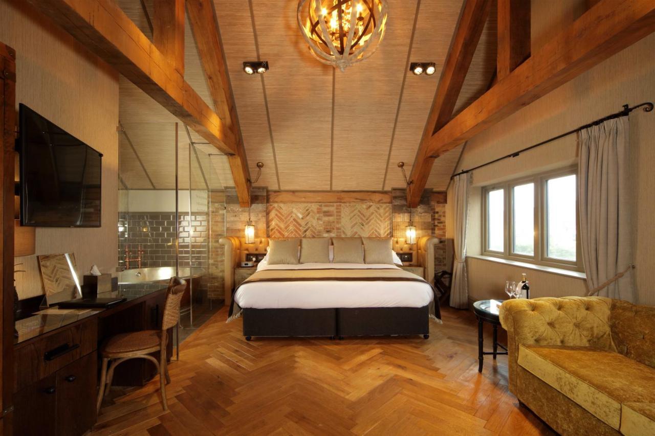The Impeccable Pig Hotel Sedgefield Exterior photo